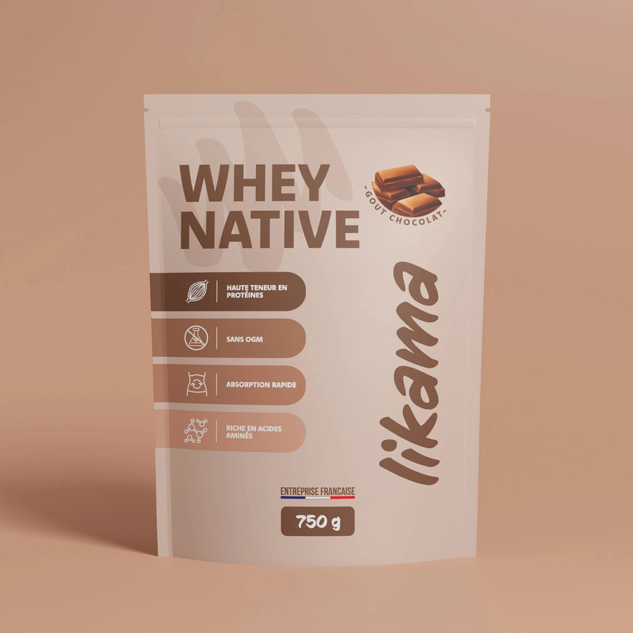 doypack de whey native goût chocolat Likama riche en protéines et fabriquée en France